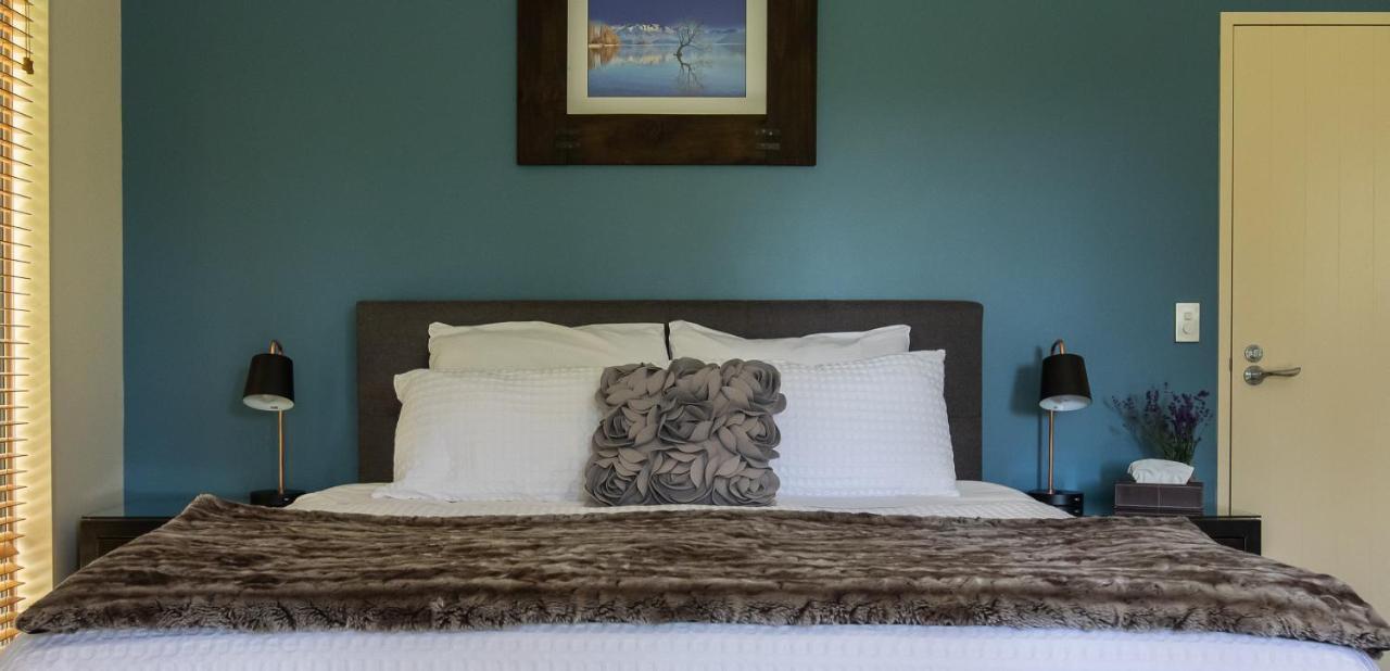 Maple Lodge Luxury Bed & Breakfast Albert Town Eksteriør billede