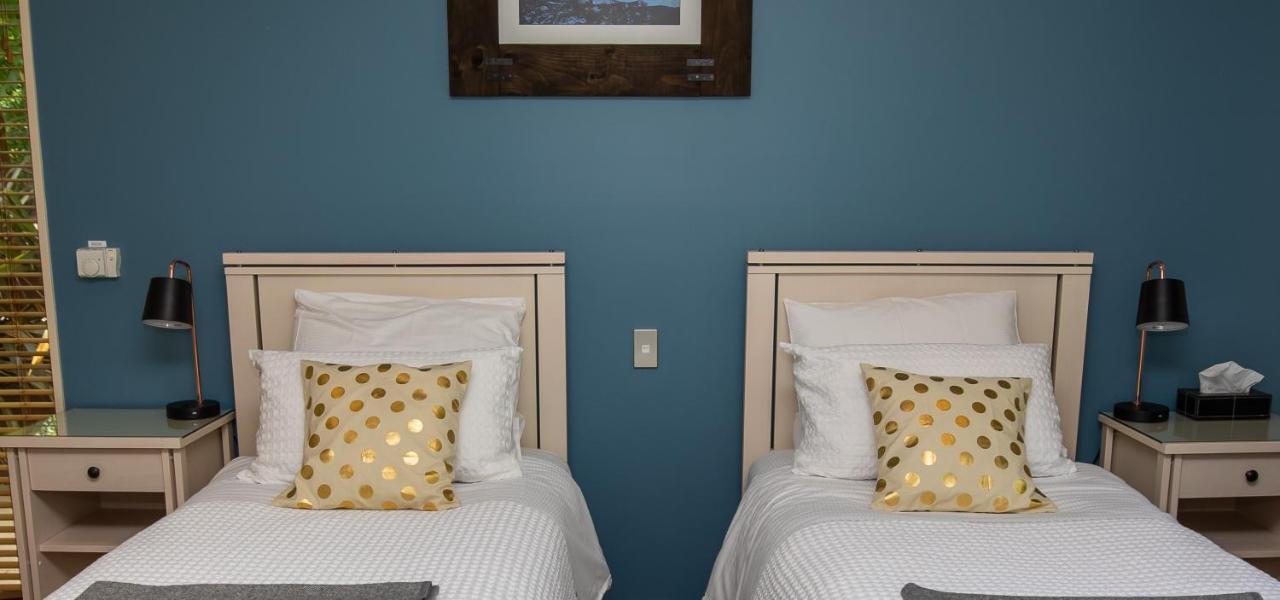 Maple Lodge Luxury Bed & Breakfast Albert Town Eksteriør billede