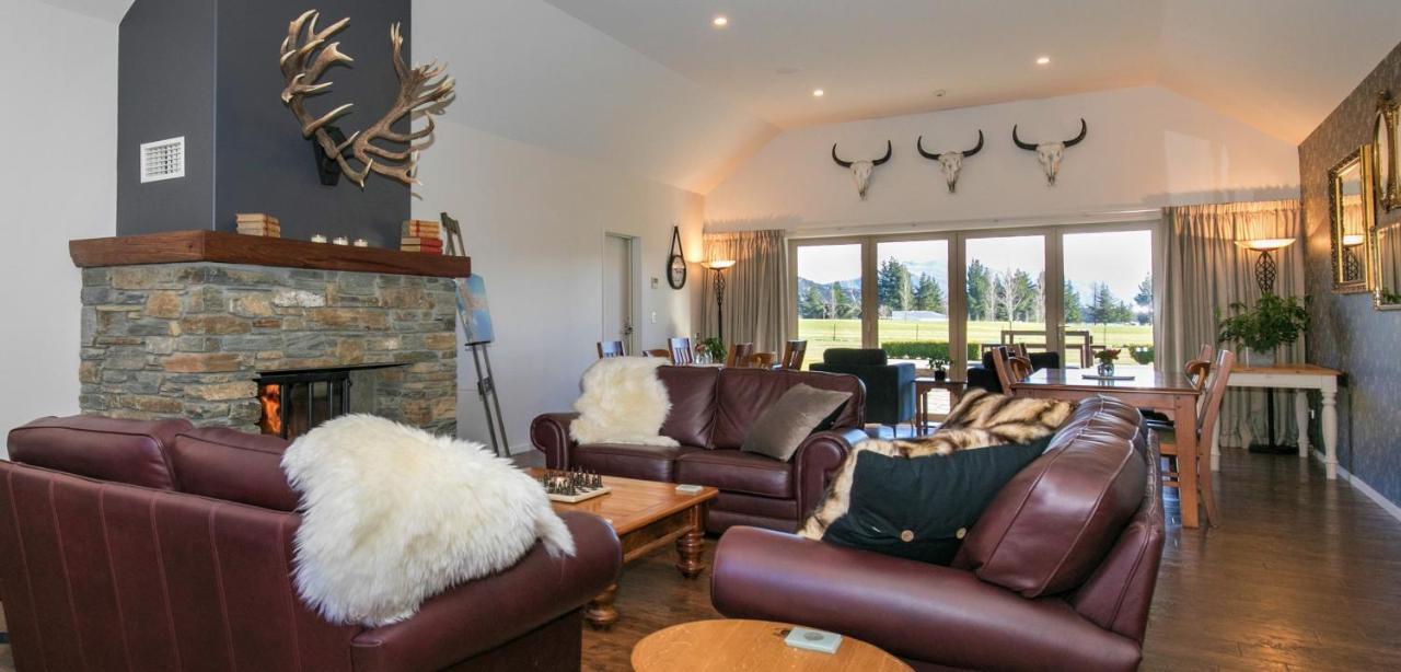 Maple Lodge Luxury Bed & Breakfast Albert Town Eksteriør billede