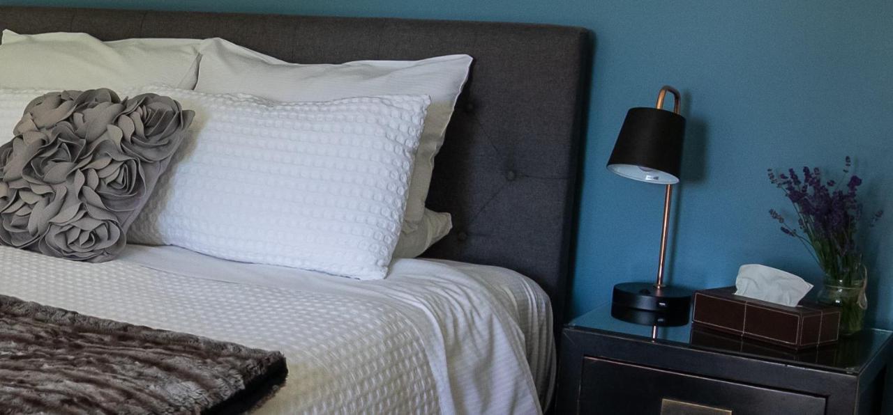 Maple Lodge Luxury Bed & Breakfast Albert Town Eksteriør billede